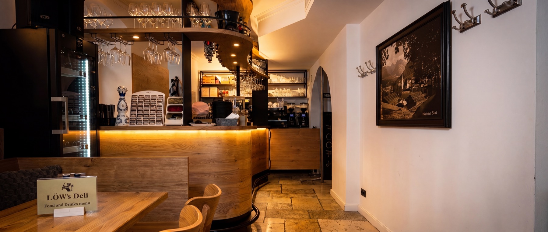LÖW's Deli Bar Interior